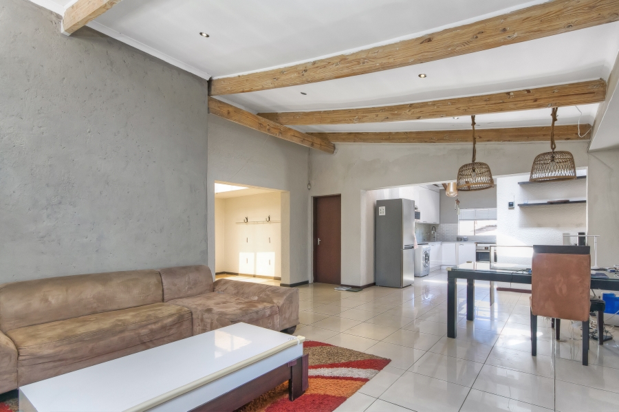 6 Bedroom Property for Sale in Woodmead Gauteng