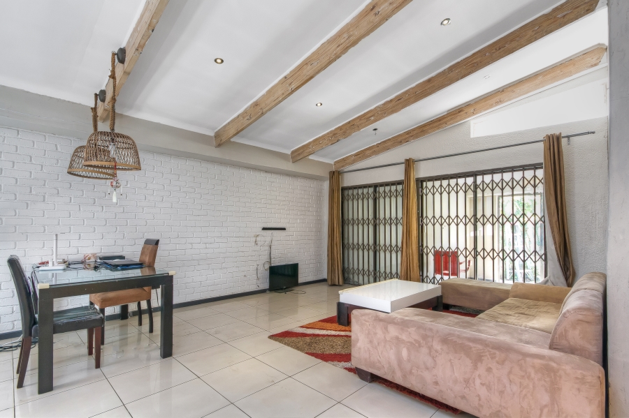 6 Bedroom Property for Sale in Woodmead Gauteng