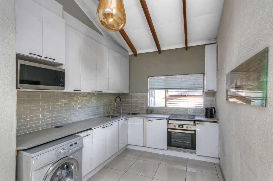 6 Bedroom Property for Sale in Woodmead Gauteng