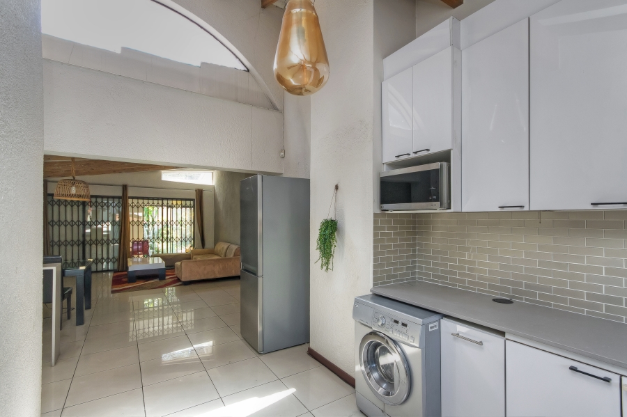 6 Bedroom Property for Sale in Woodmead Gauteng