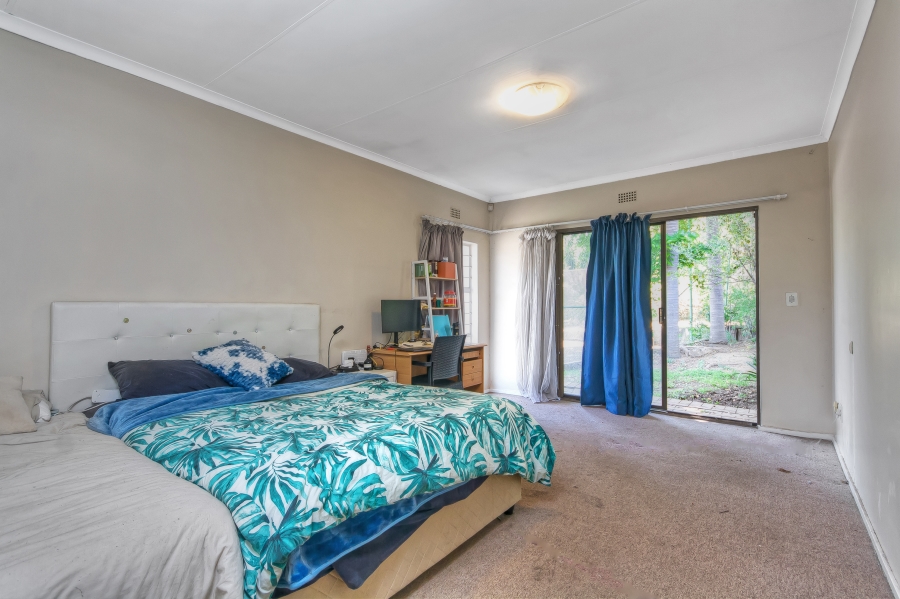 6 Bedroom Property for Sale in Woodmead Gauteng