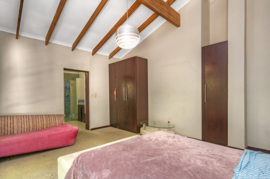 6 Bedroom Property for Sale in Woodmead Gauteng