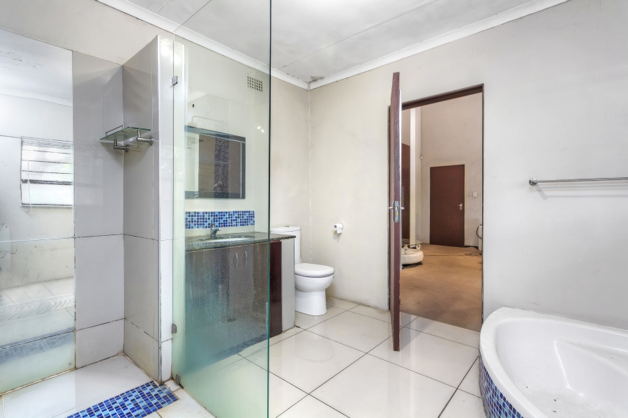 6 Bedroom Property for Sale in Woodmead Gauteng