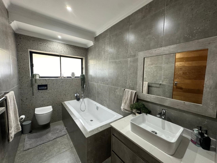 4 Bedroom Property for Sale in Vanderbijlpark SW 5 Gauteng