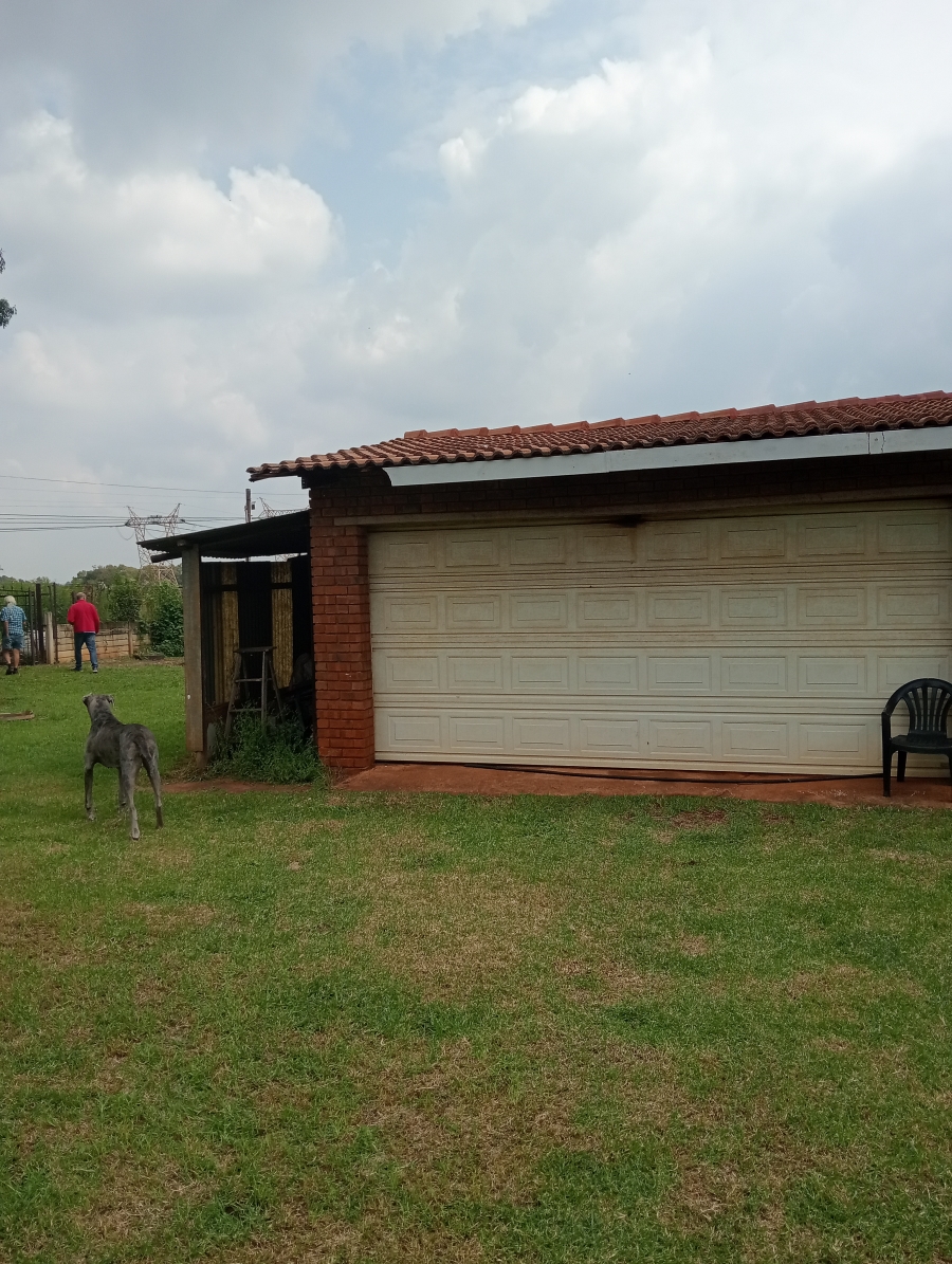 4 Bedroom Property for Sale in Zesfontein A H Gauteng