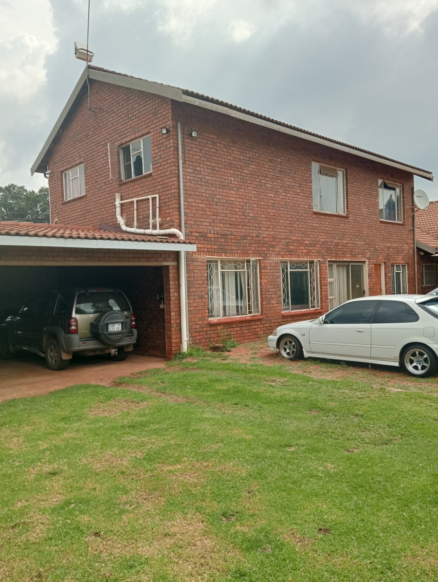 4 Bedroom Property for Sale in Zesfontein A H Gauteng
