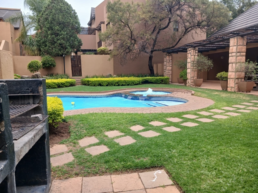 To Let 2 Bedroom Property for Rent in Douglasdale Gauteng