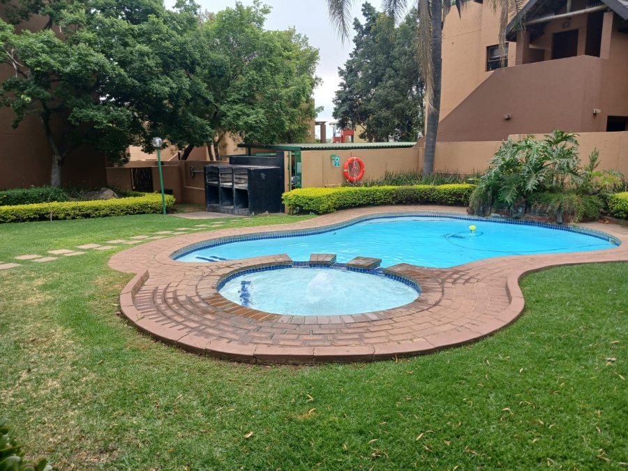 To Let 2 Bedroom Property for Rent in Douglasdale Gauteng