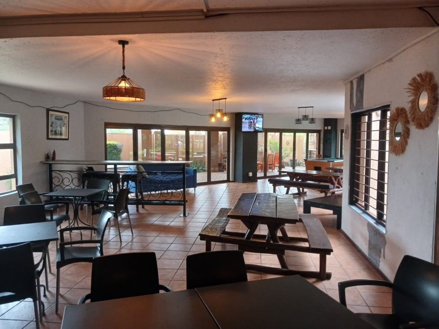 To Let 2 Bedroom Property for Rent in Douglasdale Gauteng