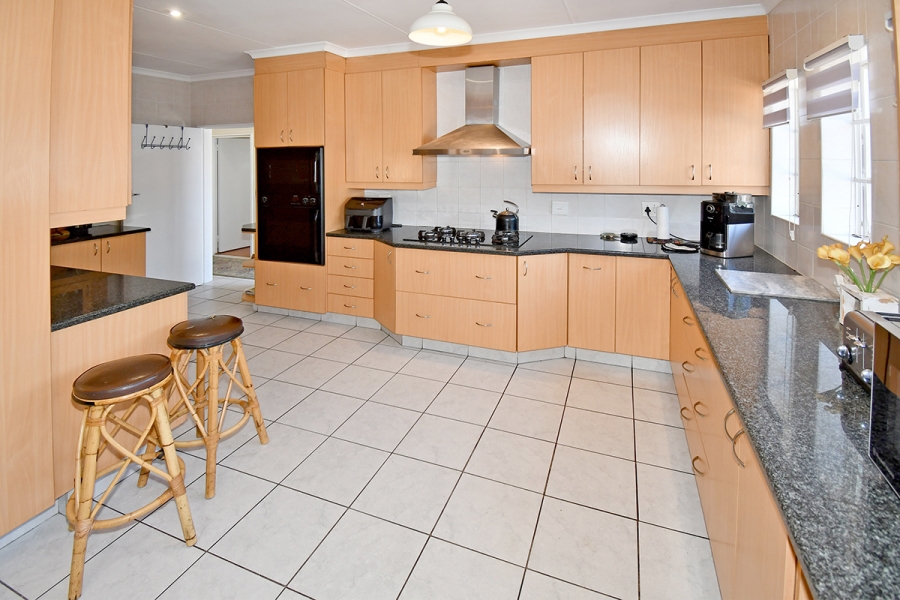 4 Bedroom Property for Sale in Olivedale Gauteng