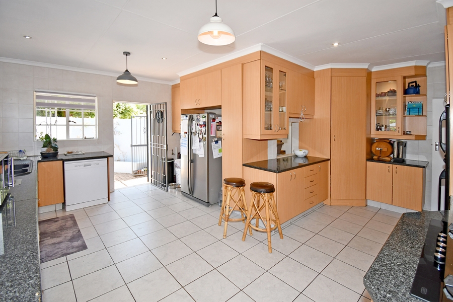 4 Bedroom Property for Sale in Olivedale Gauteng