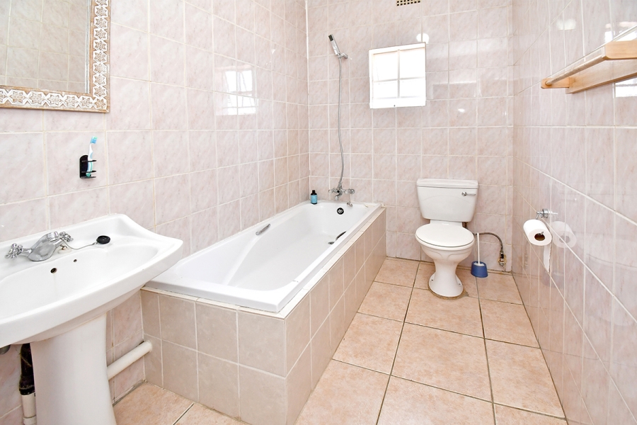 4 Bedroom Property for Sale in Olivedale Gauteng
