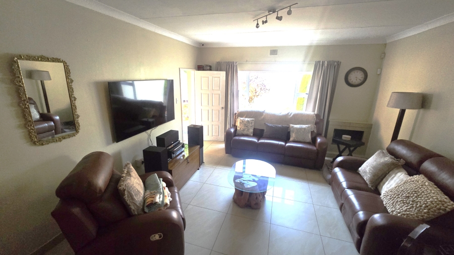 4 Bedroom Property for Sale in Clayville East Gauteng