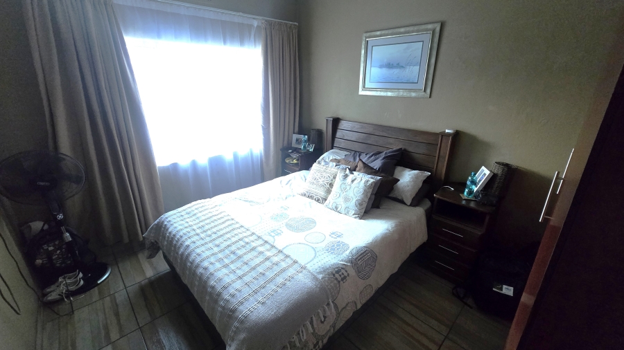 4 Bedroom Property for Sale in Clayville East Gauteng