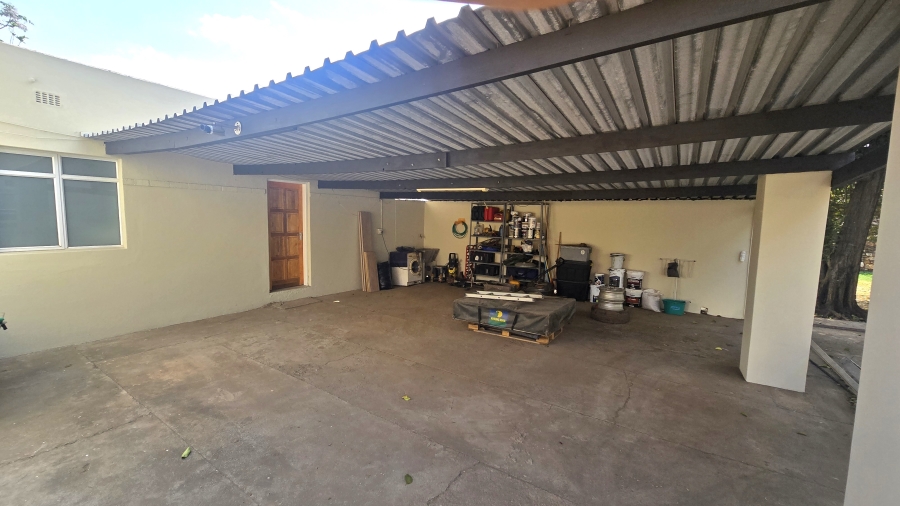 4 Bedroom Property for Sale in Clayville East Gauteng