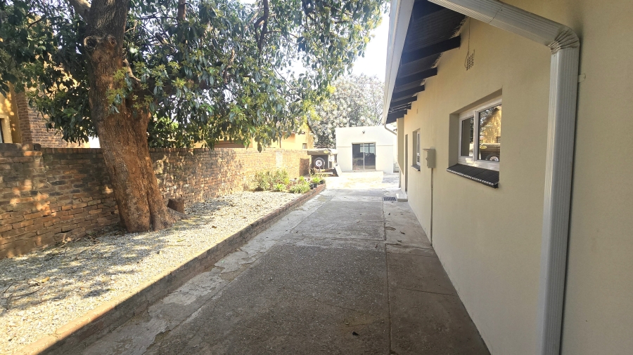 4 Bedroom Property for Sale in Clayville East Gauteng