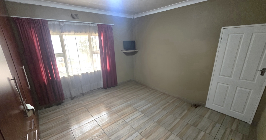 4 Bedroom Property for Sale in Clayville East Gauteng