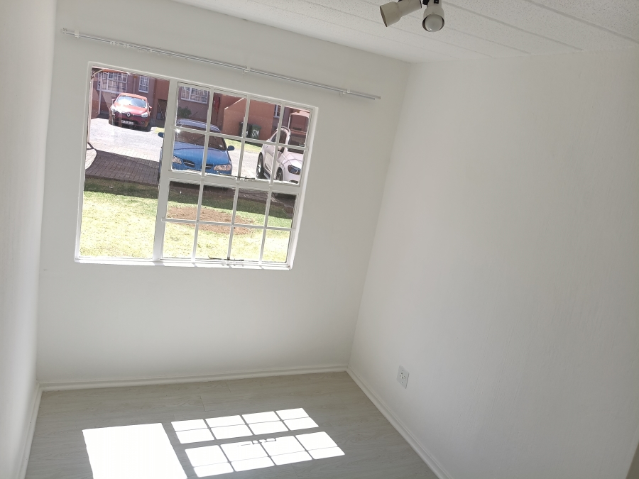 To Let 3 Bedroom Property for Rent in Meyersdal Gauteng