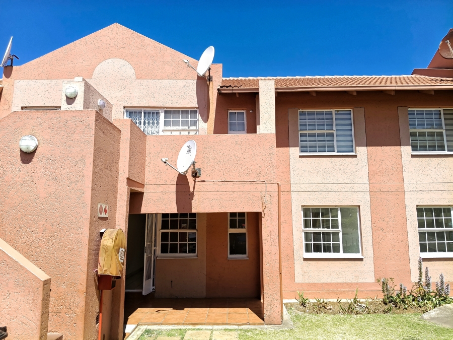 To Let 3 Bedroom Property for Rent in Meyersdal Gauteng