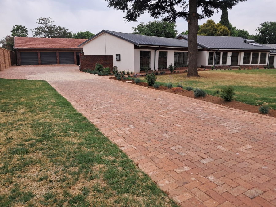 7 Bedroom Property for Sale in Sonneveld Gauteng
