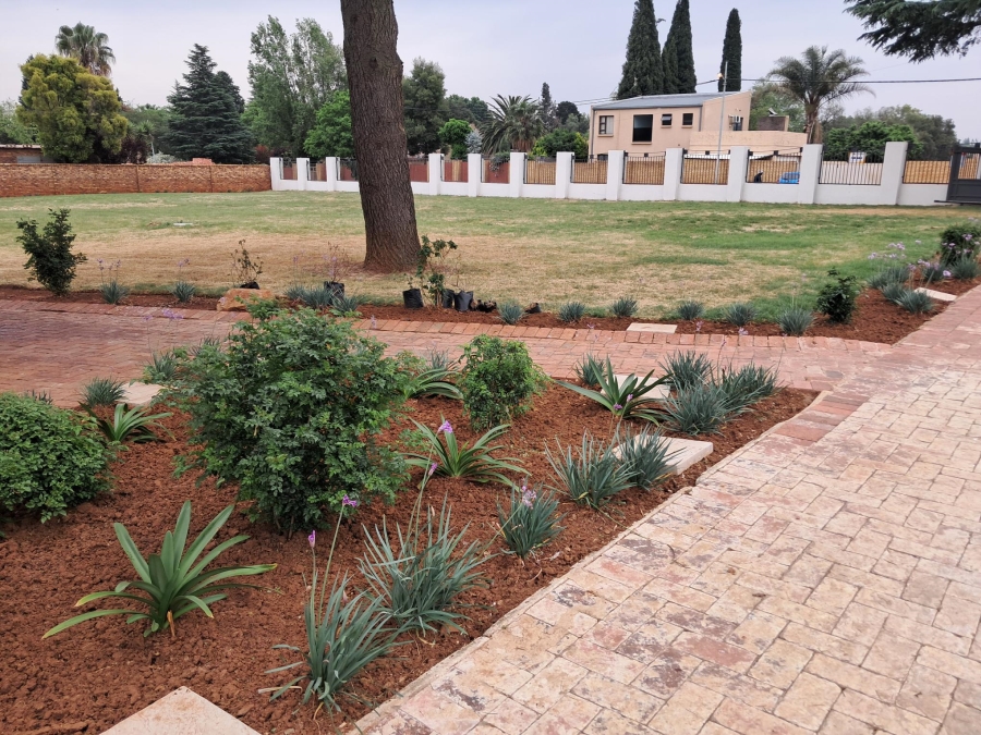 7 Bedroom Property for Sale in Sonneveld Gauteng