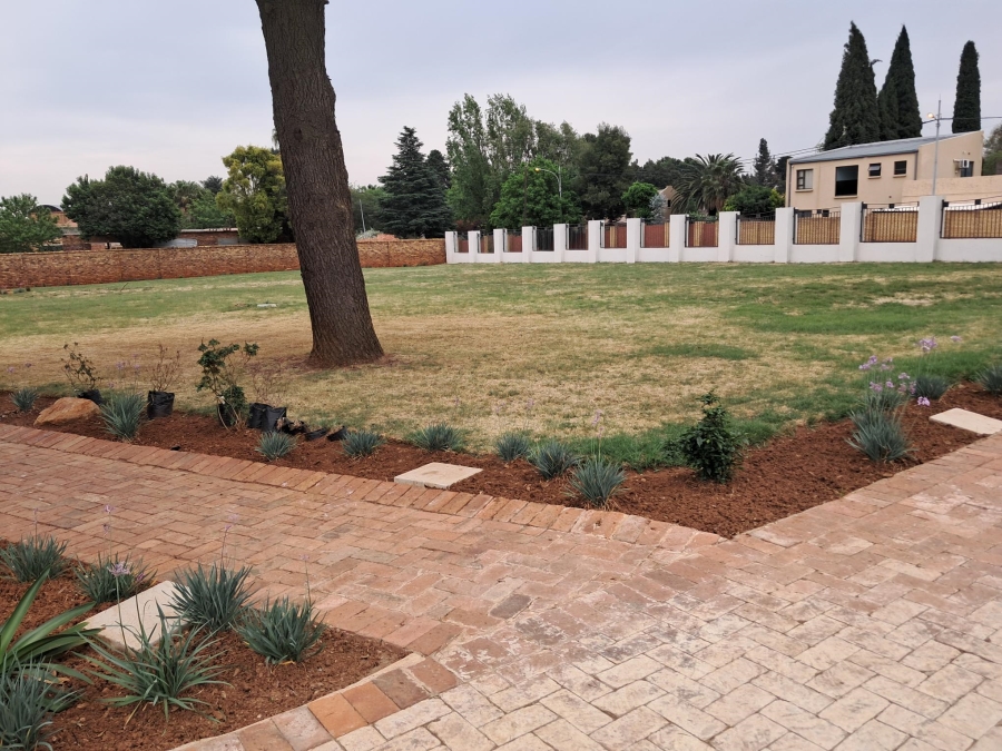 7 Bedroom Property for Sale in Sonneveld Gauteng