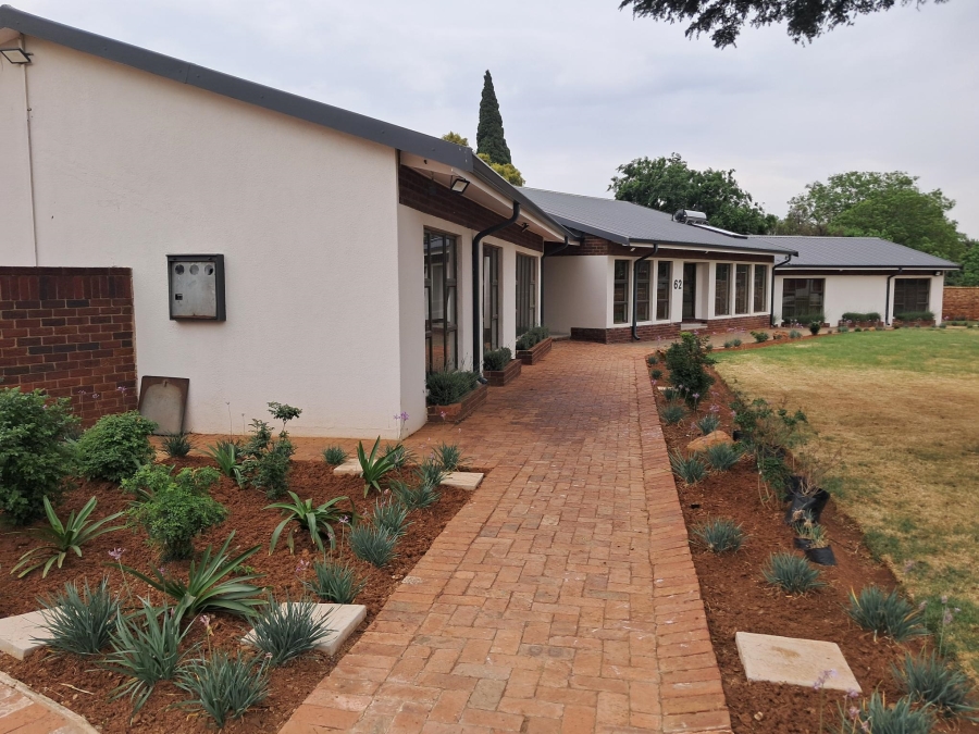 7 Bedroom Property for Sale in Sonneveld Gauteng
