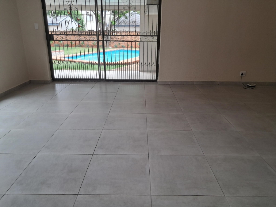 7 Bedroom Property for Sale in Sonneveld Gauteng