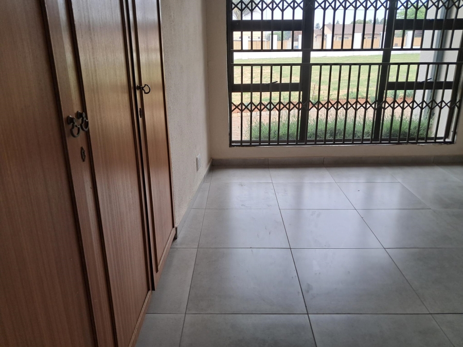 7 Bedroom Property for Sale in Sonneveld Gauteng