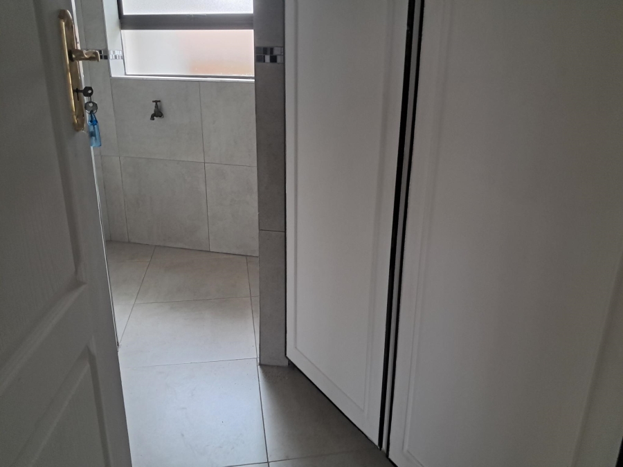 7 Bedroom Property for Sale in Sonneveld Gauteng