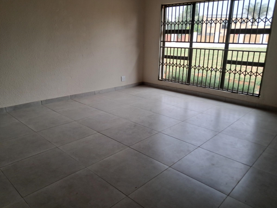 7 Bedroom Property for Sale in Sonneveld Gauteng