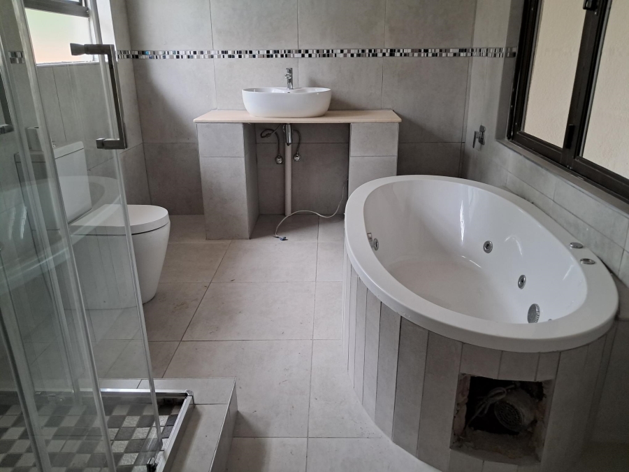 7 Bedroom Property for Sale in Sonneveld Gauteng