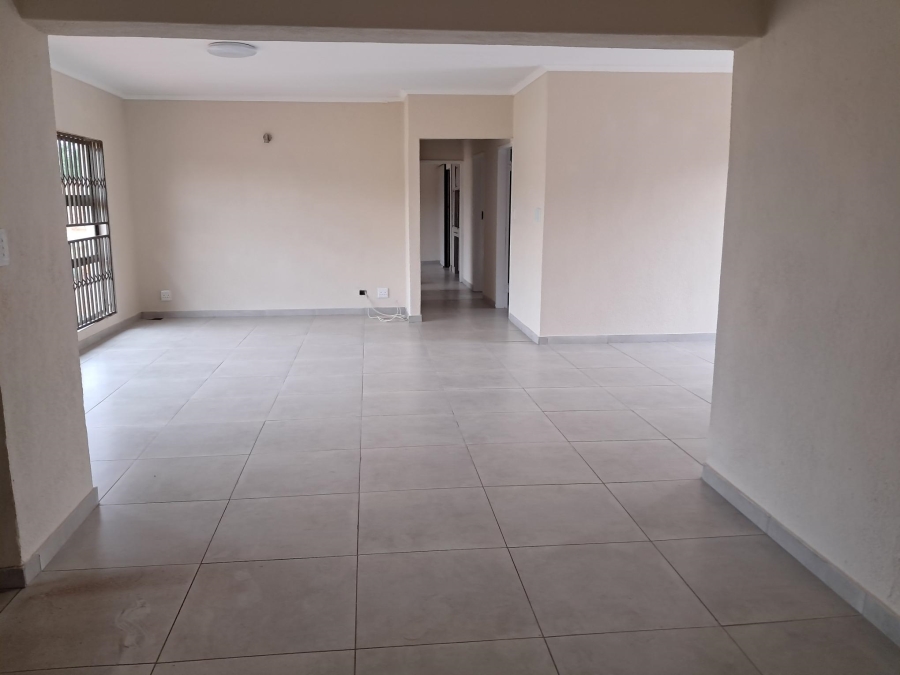 7 Bedroom Property for Sale in Sonneveld Gauteng