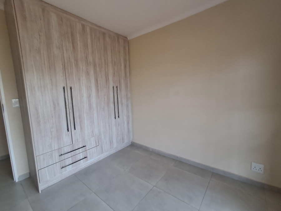 7 Bedroom Property for Sale in Sonneveld Gauteng