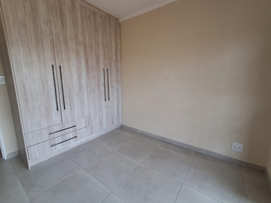 7 Bedroom Property for Sale in Sonneveld Gauteng