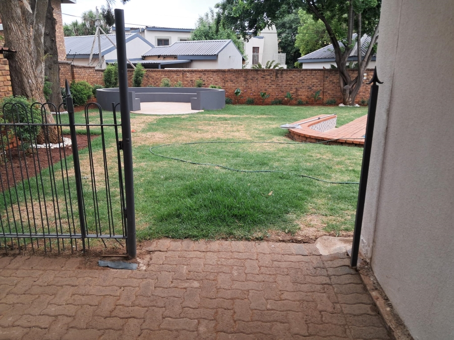 7 Bedroom Property for Sale in Sonneveld Gauteng