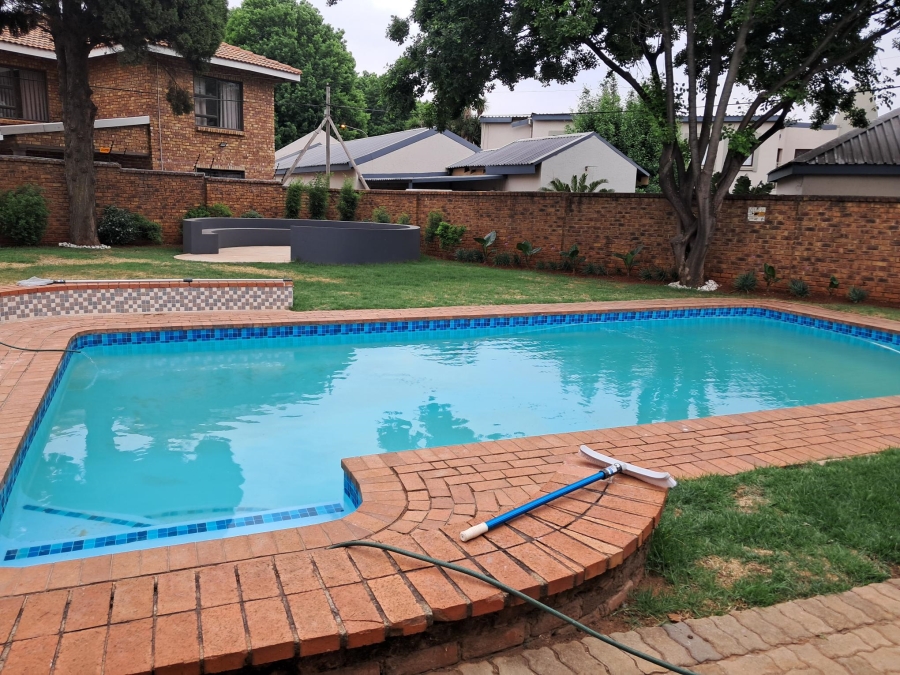 7 Bedroom Property for Sale in Sonneveld Gauteng