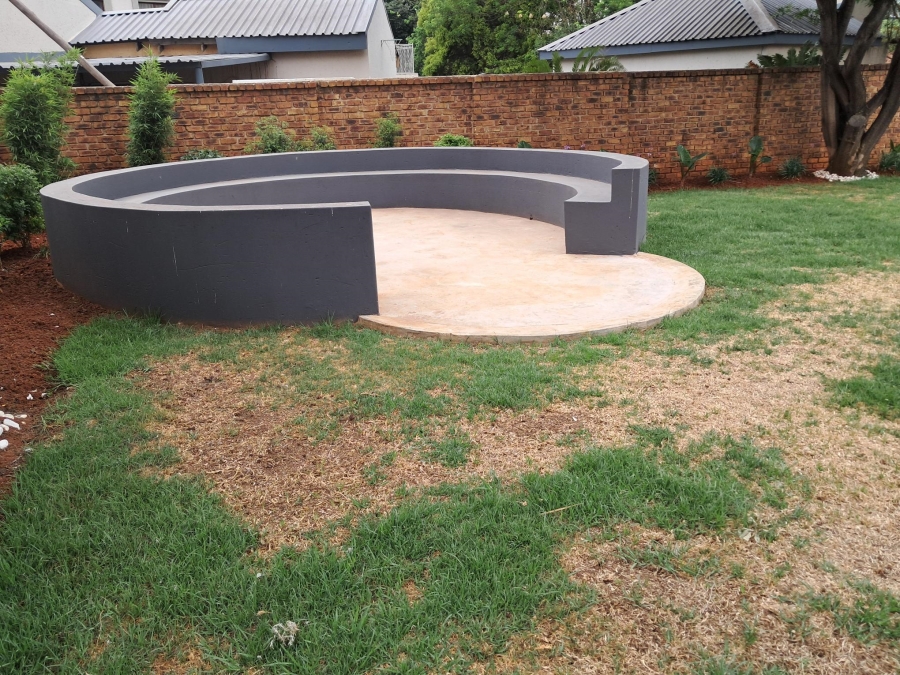 7 Bedroom Property for Sale in Sonneveld Gauteng