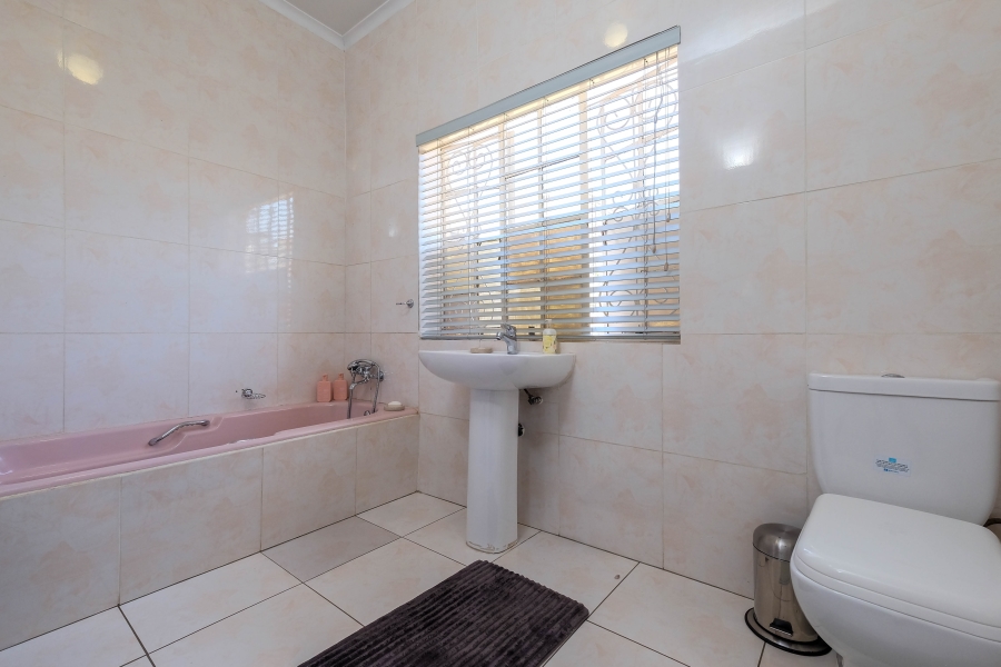 4 Bedroom Property for Sale in Florida Gauteng
