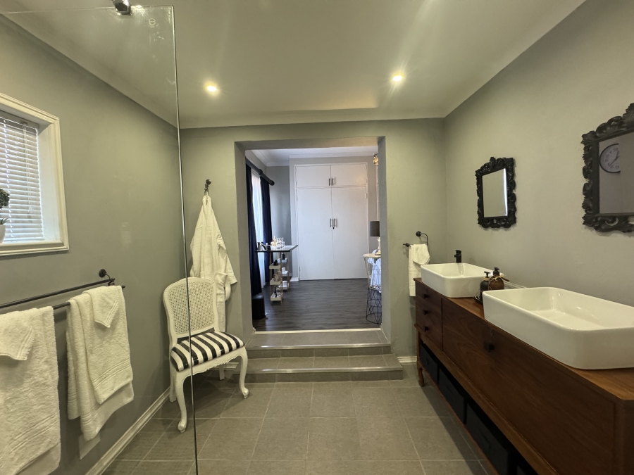 3 Bedroom Property for Sale in South Crest Gauteng