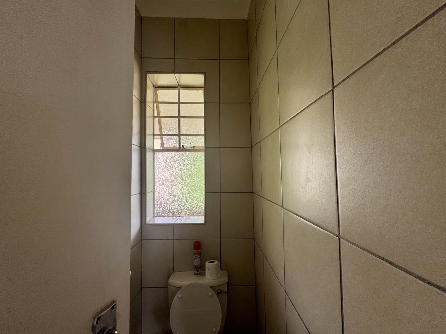 To Let 4 Bedroom Property for Rent in Corlett Gardens Gauteng