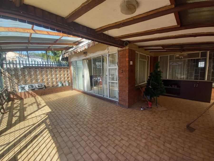 4 Bedroom Property for Sale in Garsfontein Gauteng