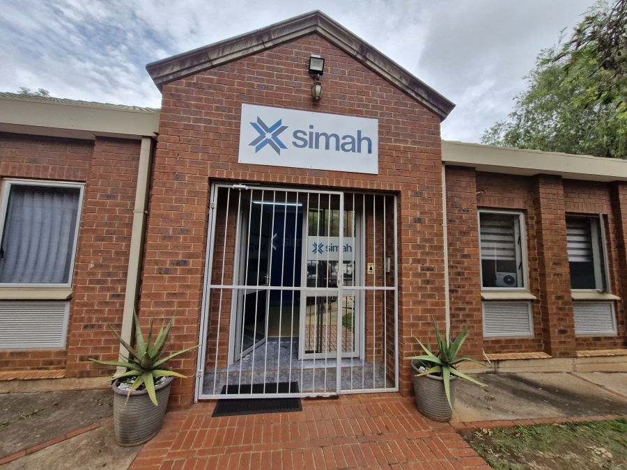 To Let commercial Property for Rent in Die Hoewes Gauteng