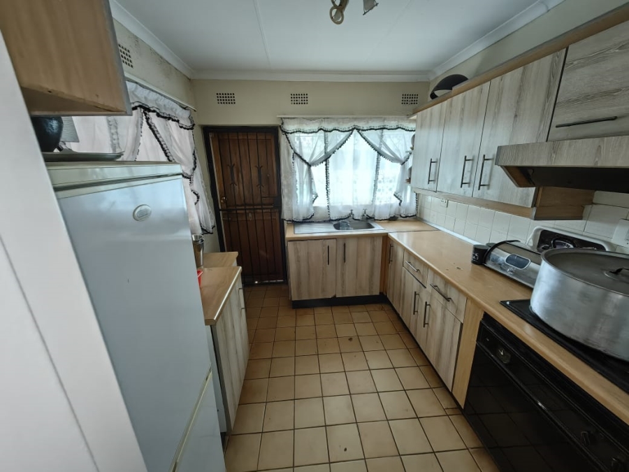 3 Bedroom Property for Sale in Protea North Gauteng