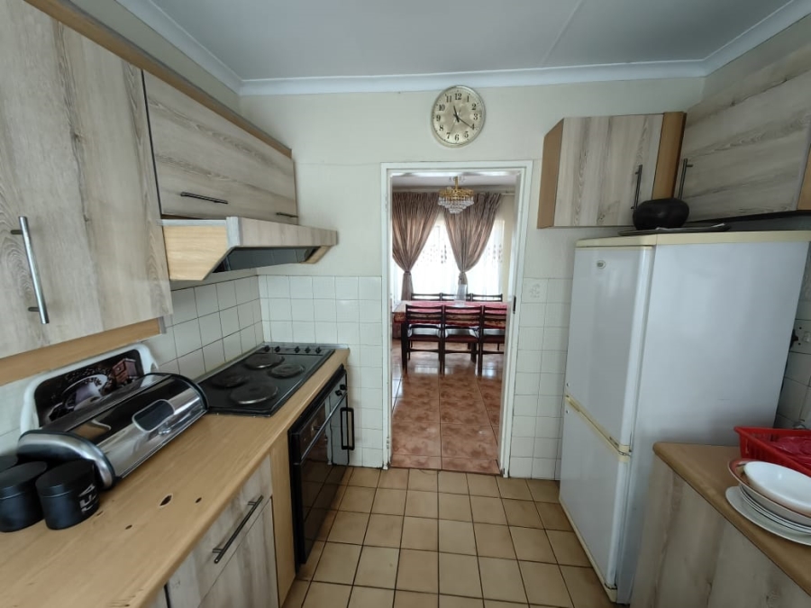 3 Bedroom Property for Sale in Protea North Gauteng