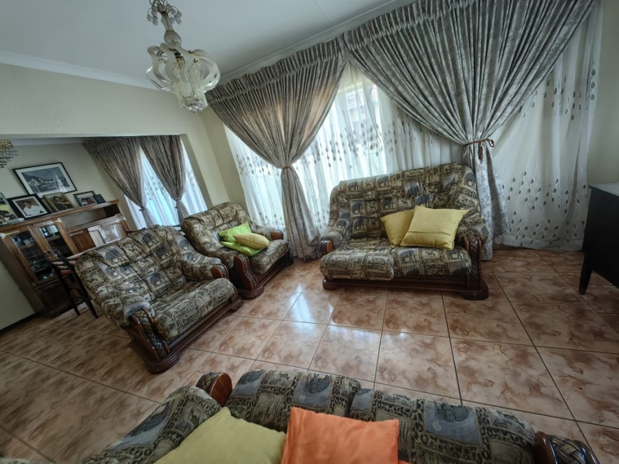 3 Bedroom Property for Sale in Protea North Gauteng