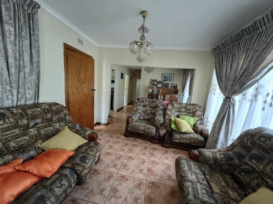 3 Bedroom Property for Sale in Protea North Gauteng