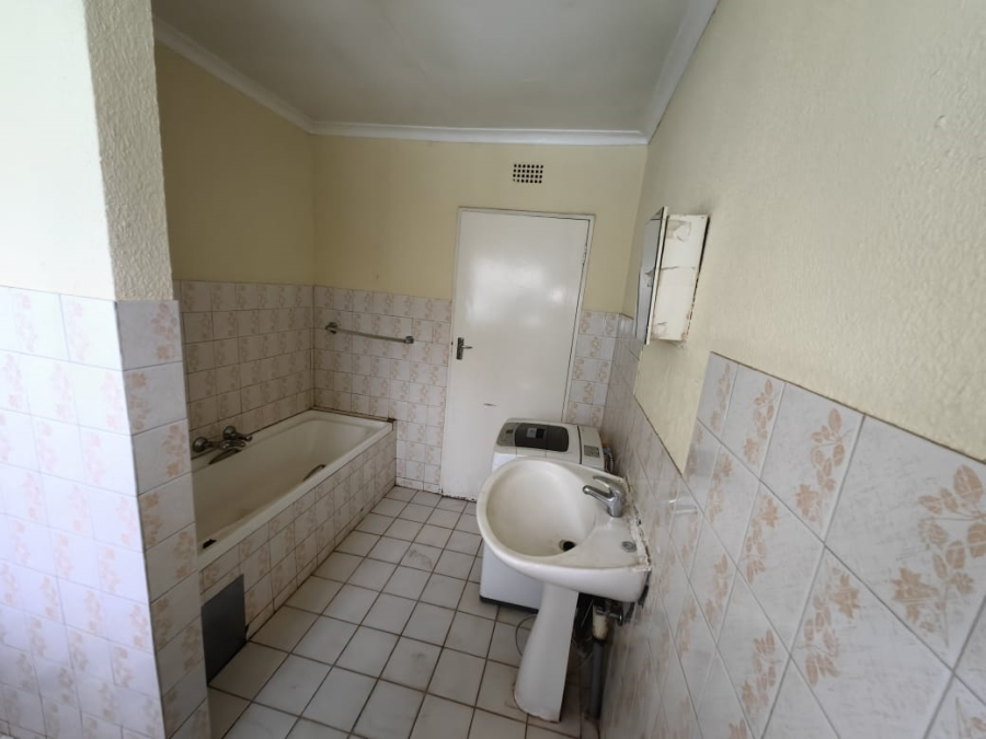 3 Bedroom Property for Sale in Protea North Gauteng