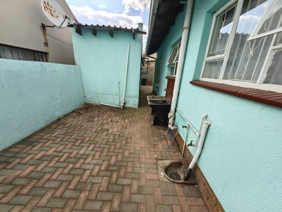 3 Bedroom Property for Sale in Protea North Gauteng