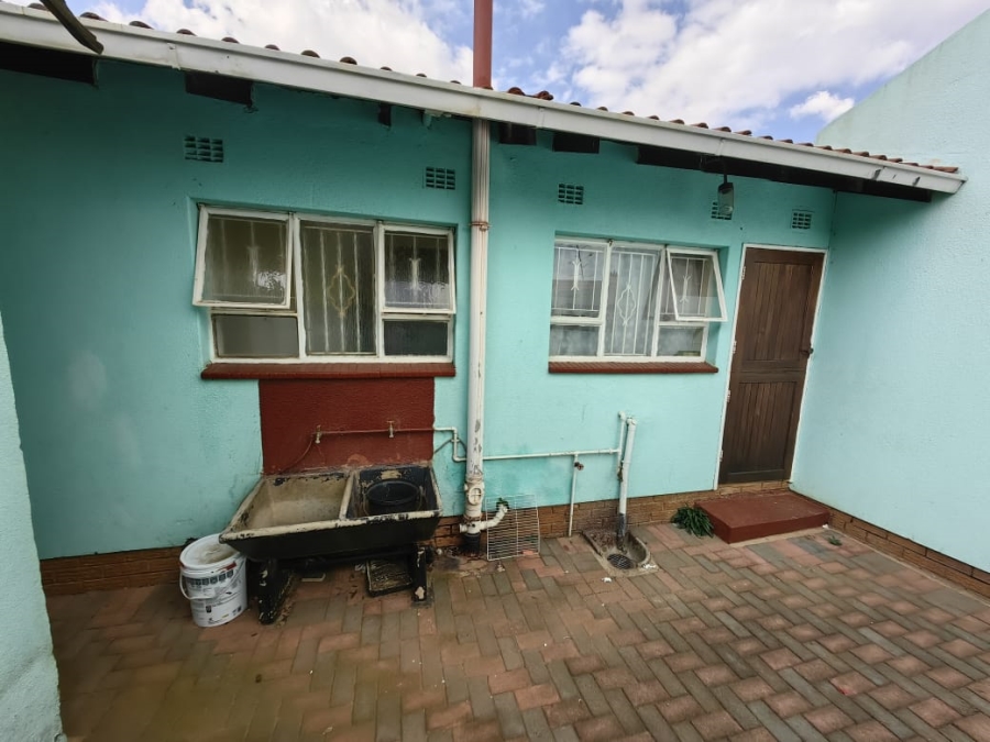 3 Bedroom Property for Sale in Protea North Gauteng